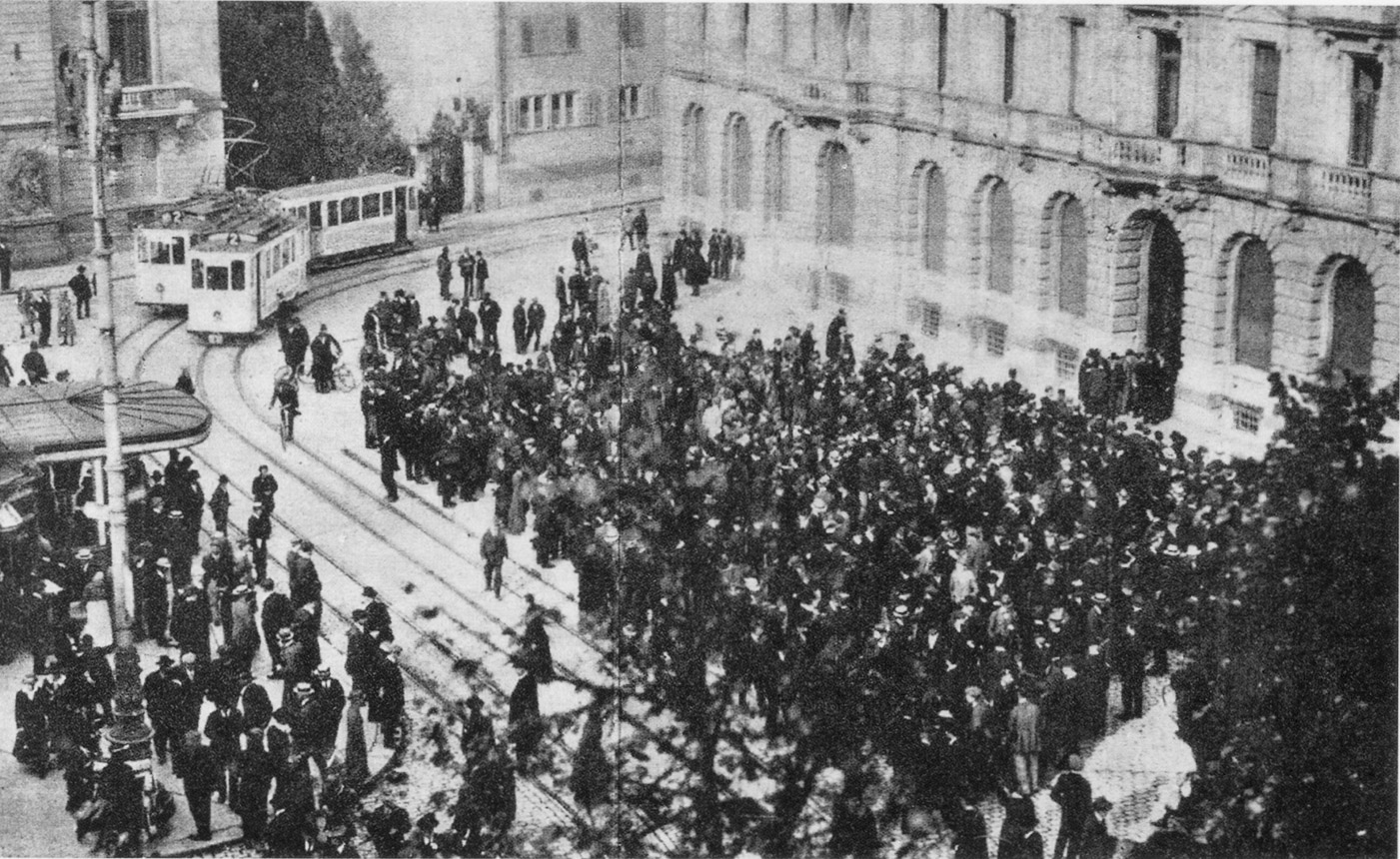1918-bd-generalstreik-bankpersonal-paradeplatz-zuerich.jpg