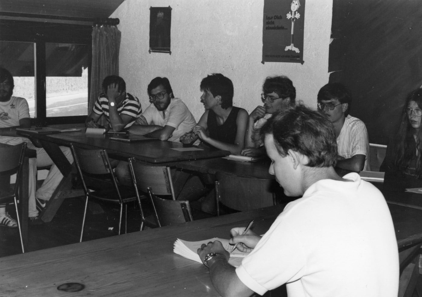 1983-bd-jugendgruppensitzung.jpg